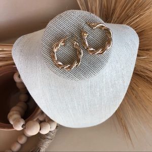 VINTAGE TWIST SET HOOP EARRINGS